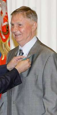 Viktor Tikhonov, Soviet ice hockey player (VVS Moscow, dies at age 84